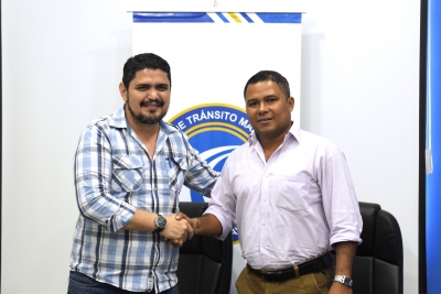 Firma de Convenio Delegaci&oacute;n entre el Gobierno Aut&oacute;nomo Descentralizado del cant&oacute;n Sim&oacute;n Bol&iacute;var