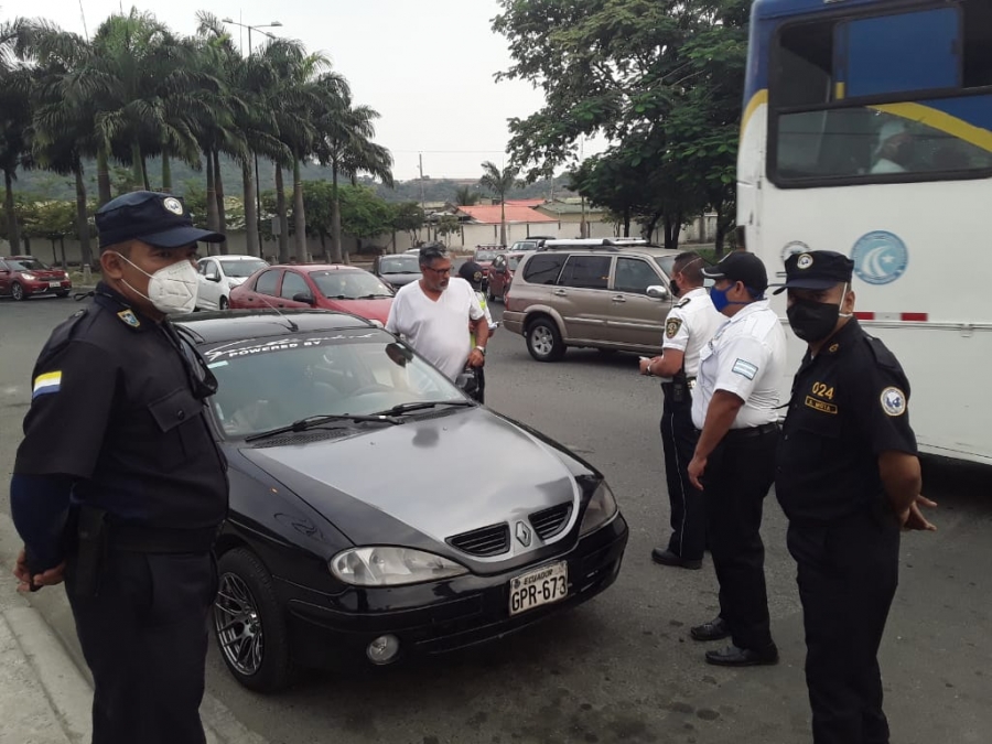 Operativos de control vehicular en la parroquia urbana La Aurora