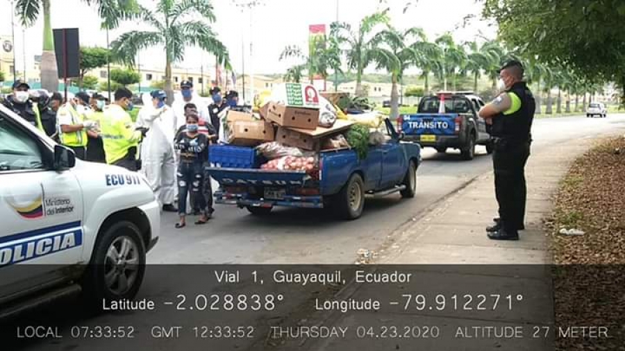 Operativos de control a vendedores y veh&iacute;culos en la parroquia La Aurora