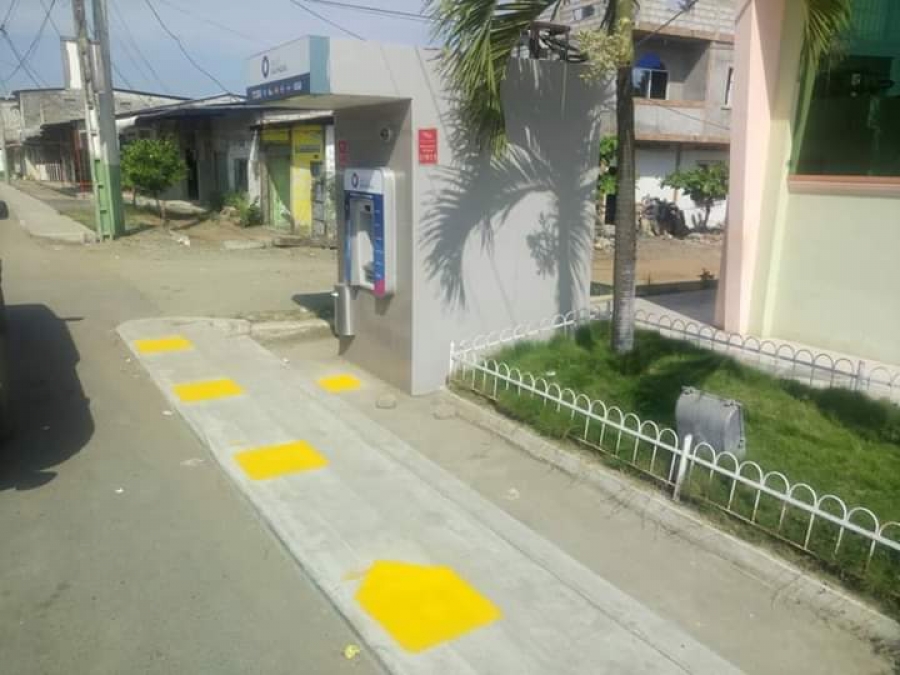 Colocamos se&ntilde;alizaci&oacute;n horizontal al cant&oacute;n Isidro Ayora