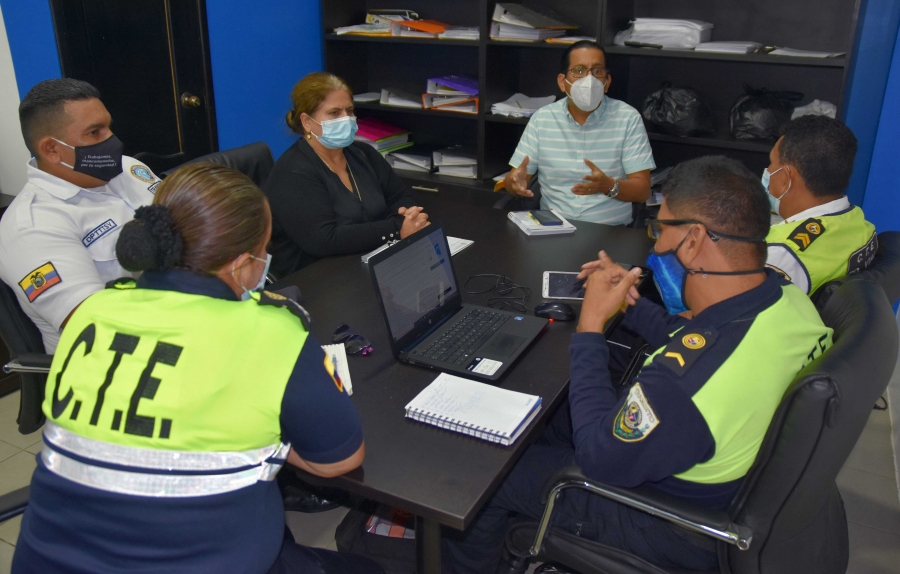 ATM Centro Guayas - EP y la Comisi&oacute;n de Tr&aacute;nsito del Ecuador, coordinan campa&ntilde;as de seguridad vial para el 2021