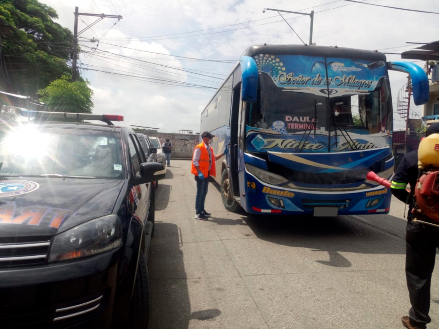 Controles sanitarios en el Terminal Provisional de Daule