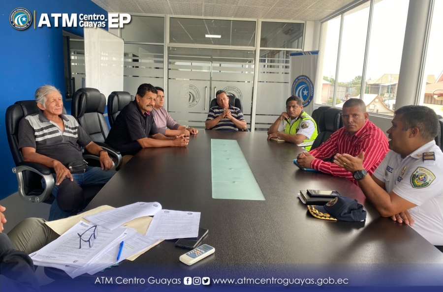 REUNI&Oacute;N DE TRABAJO CON COMPA&Ntilde;IAS DE TRANSPORTE MOTOTAXI CANT&Oacute;N NOBOL